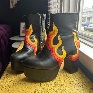 Flame platform boots 🔥